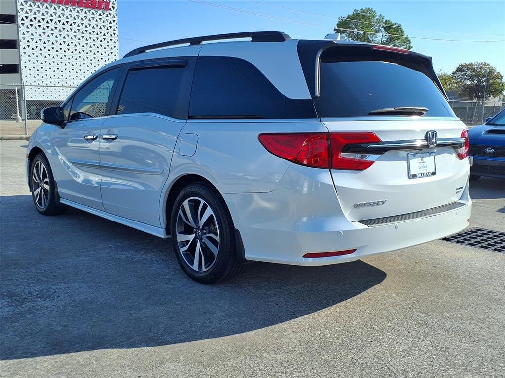 2024 Honda Odyssey Touring photo 3