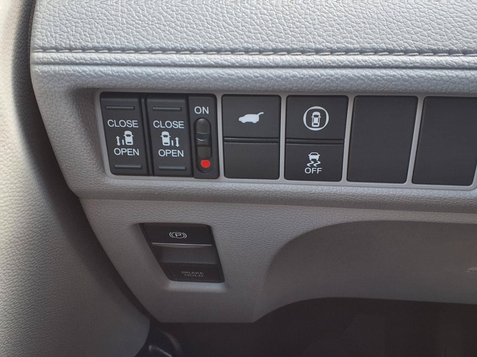 2024 Honda Odyssey EX-L - Photo 11