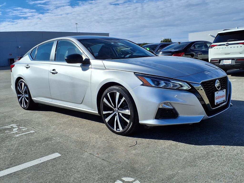 2022 Nissan Altima 2.5 SR photo 2
