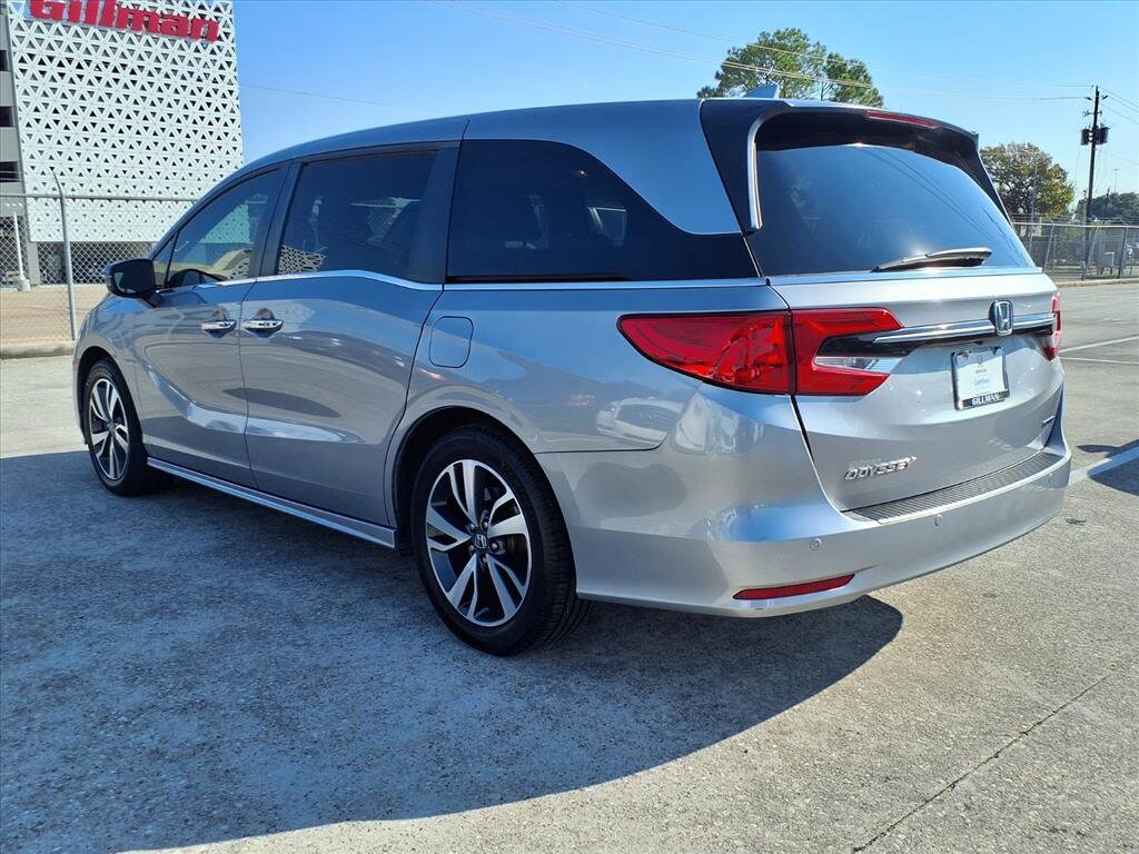 2022 Honda Odyssey Touring photo 3