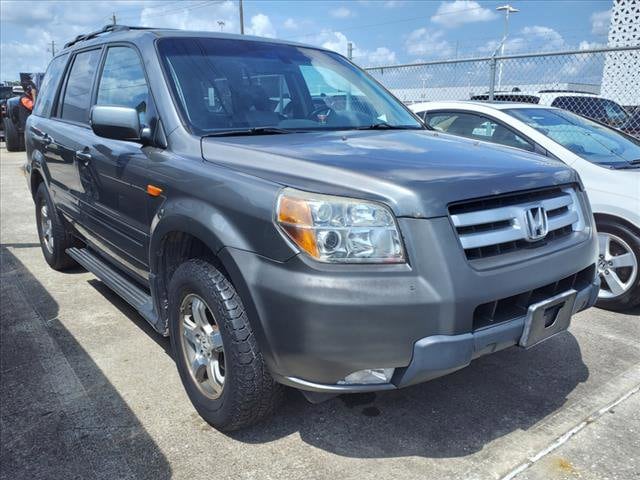 Used 2007 Honda Pilot EX with VIN 2HKYF18537H504563 for sale in Houston, TX