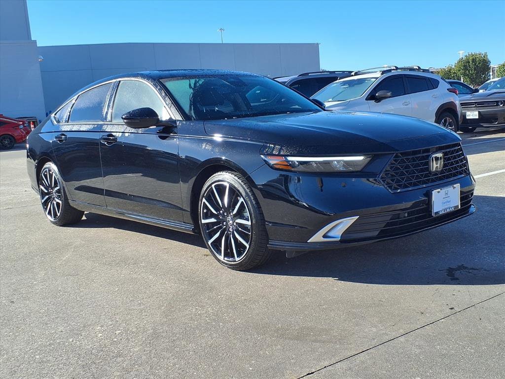 2025 Honda Accord Touring photo 2