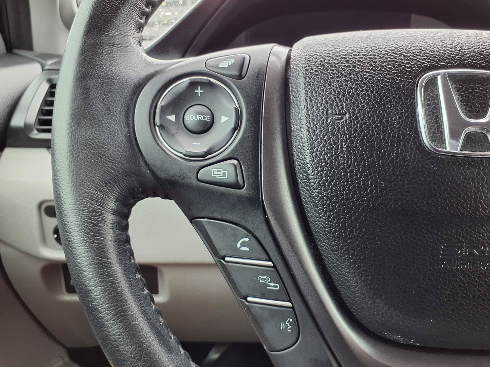 2016 Honda Pilot EX-L - Photo 16