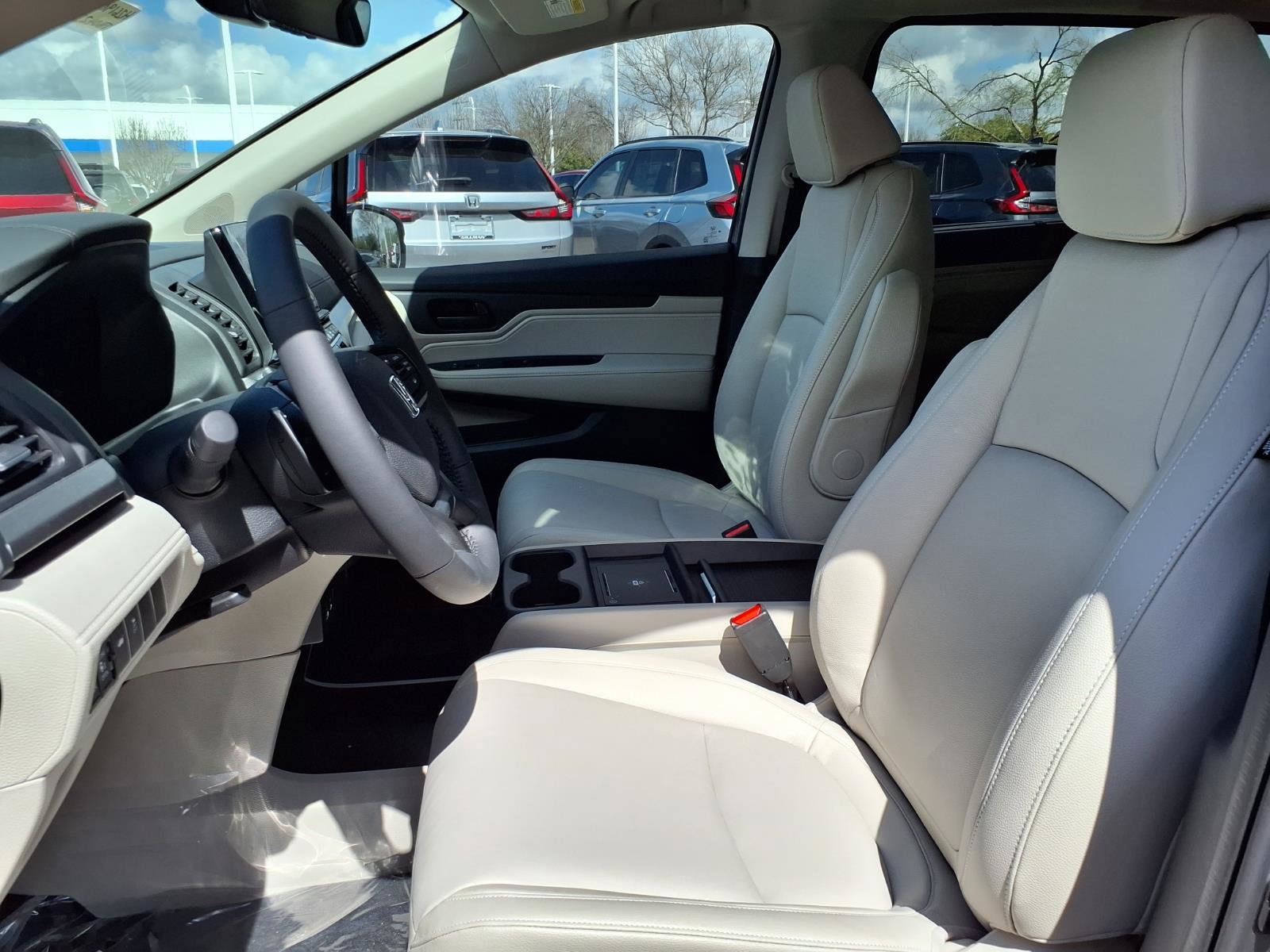 2026 Honda Odyssey EX-L - Photo 11
