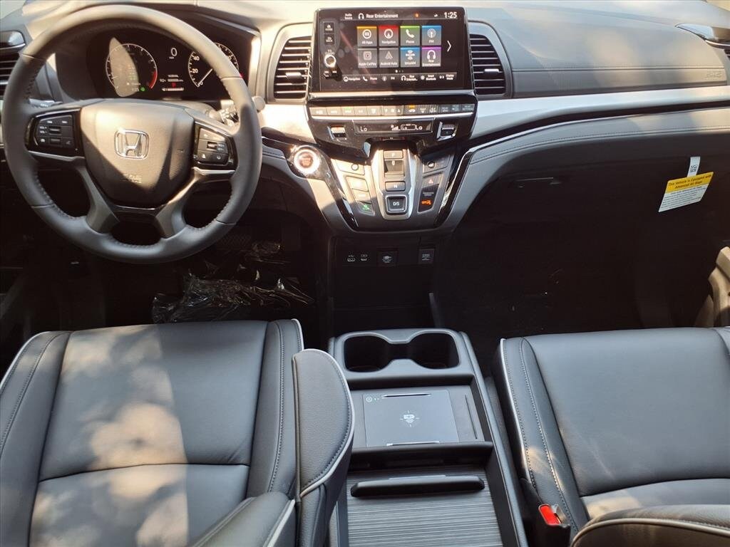 2026 Honda Odyssey Touring photo 3