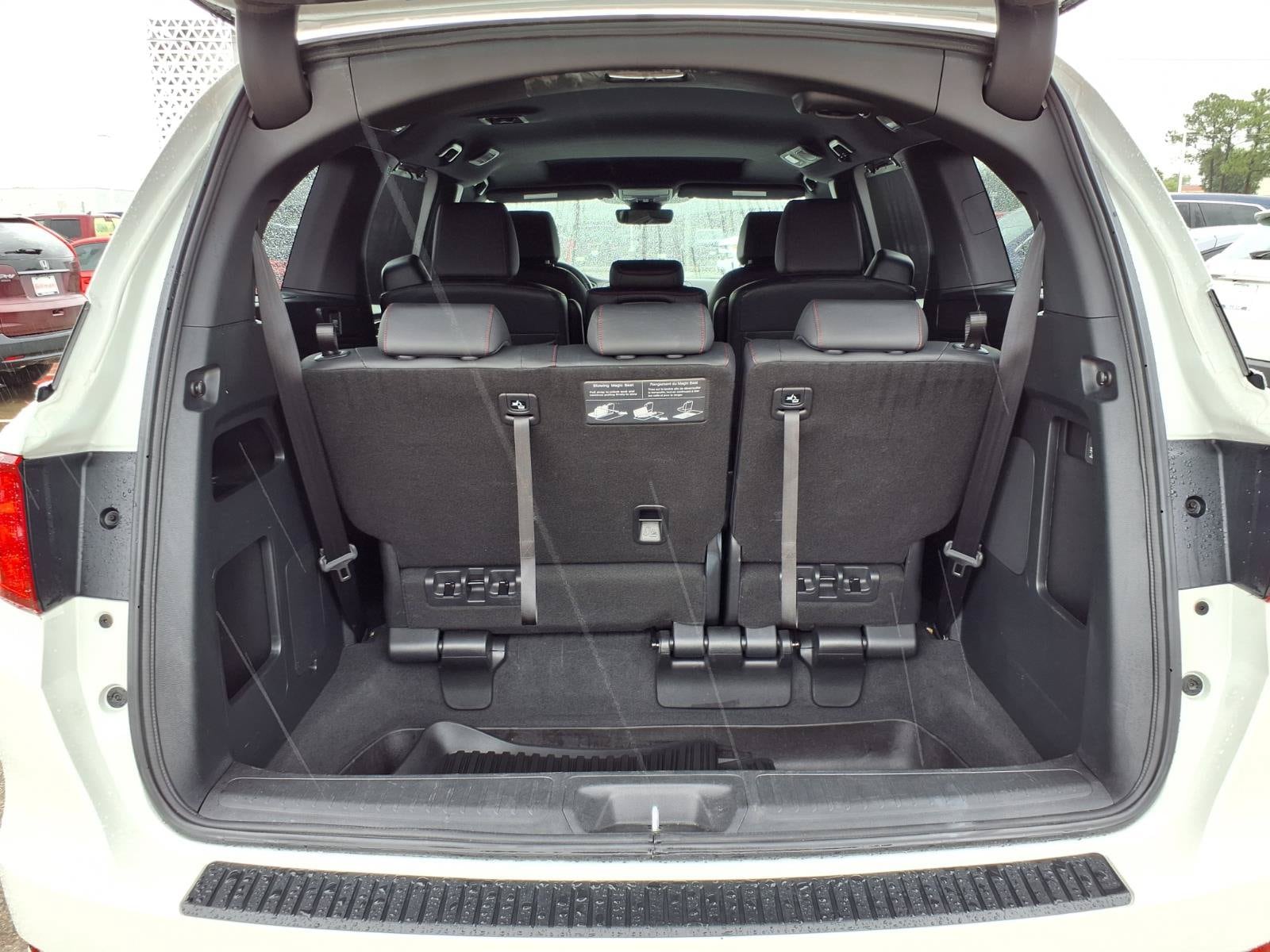 2023 Honda Odyssey SPORT - Photo 17