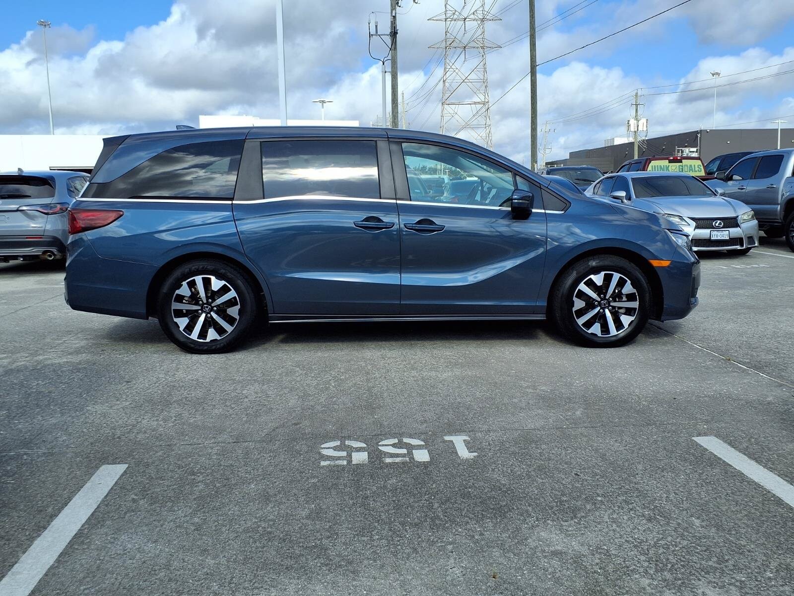 2025 Honda Odyssey EX-L - Photo 26