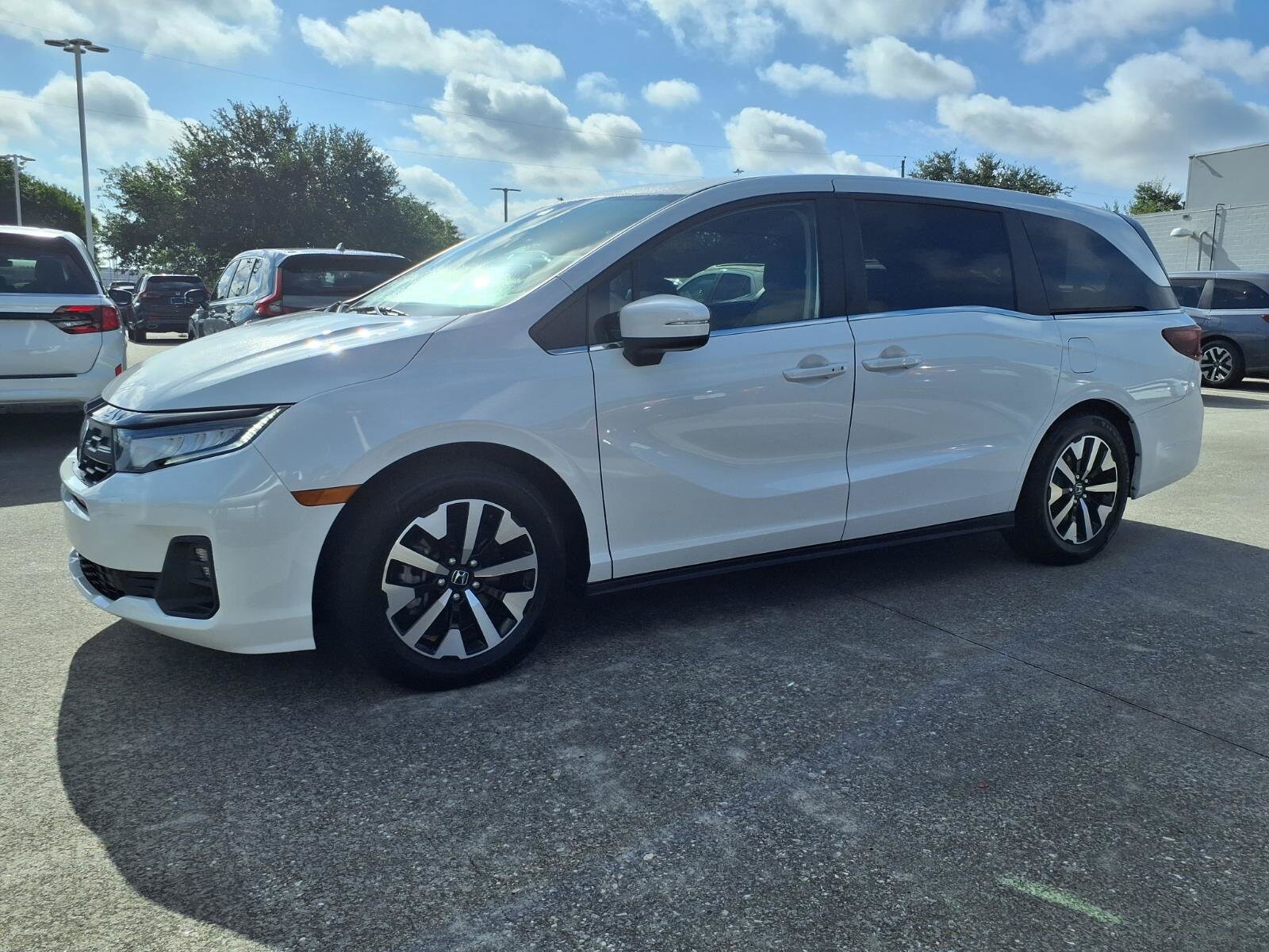 2025 Honda Odyssey EX-L - Photo 23
