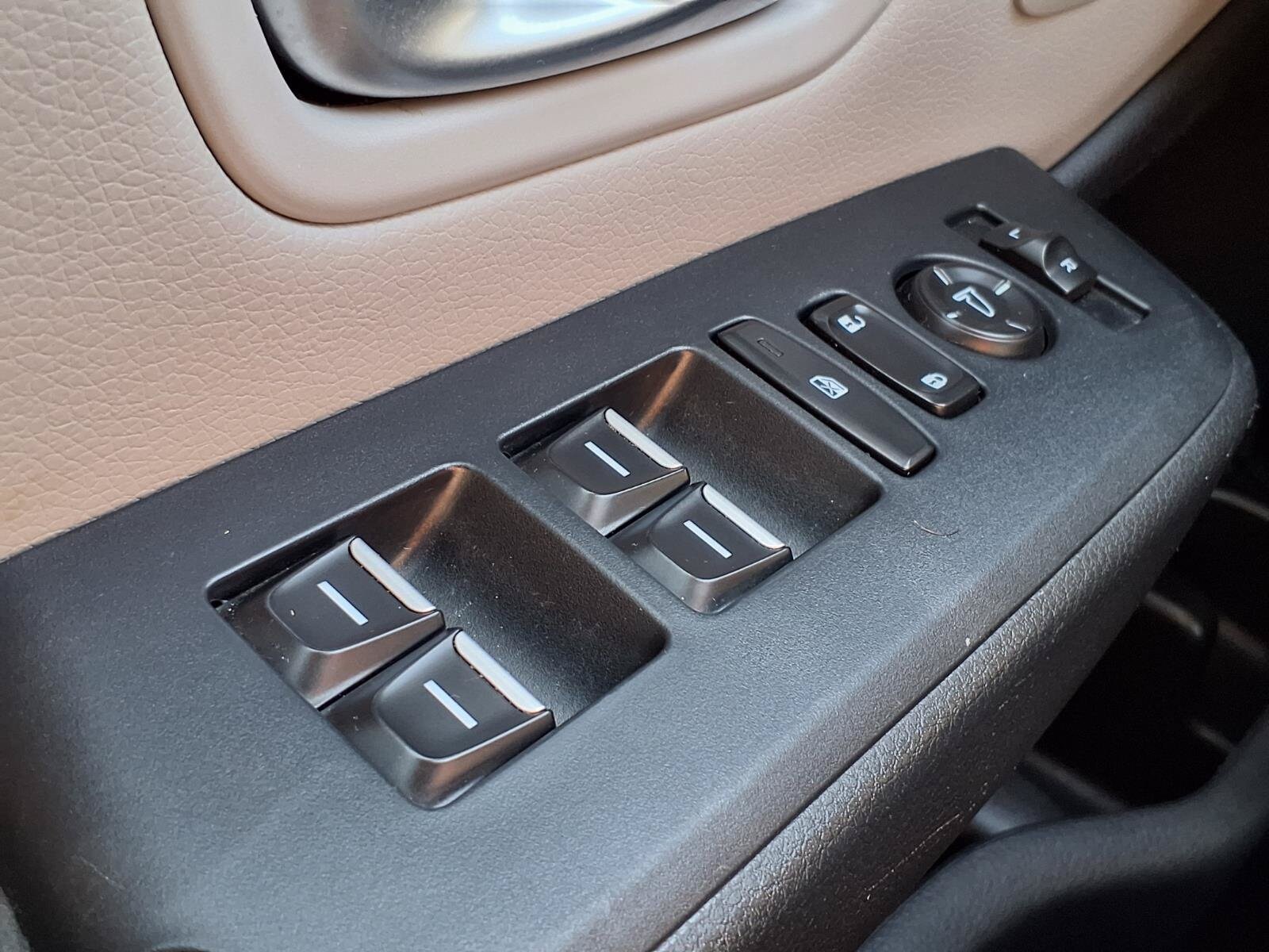 2023 Honda Pilot EX-L - Photo 10