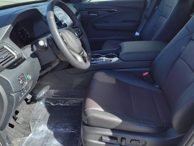 2025 Honda Ridgeline Black Edition photo 4