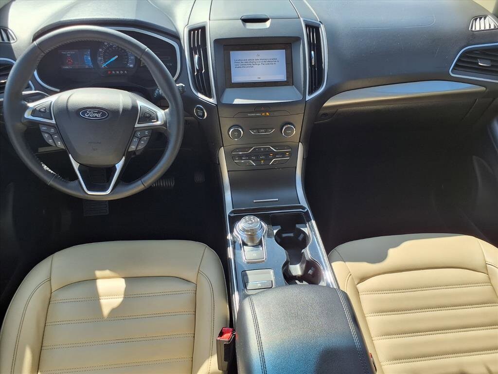 2019 Ford Edge SEL photo 4