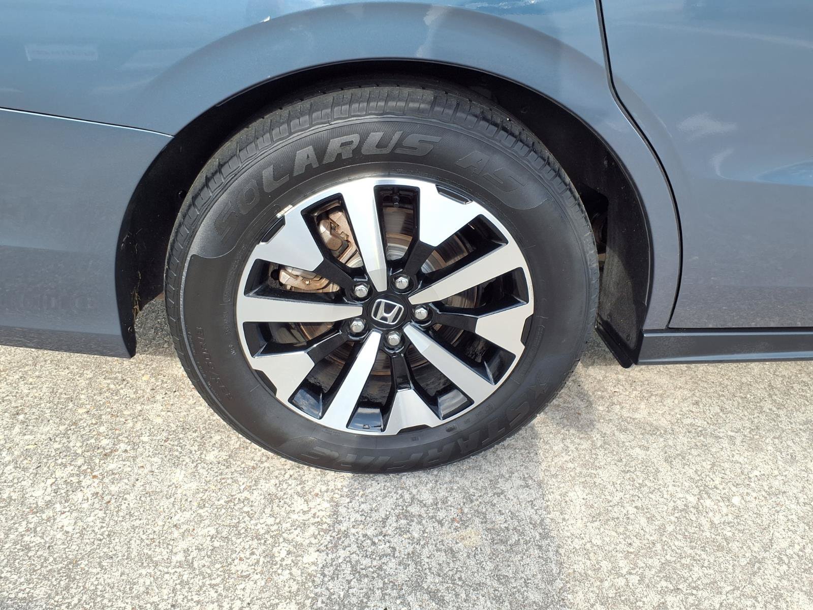 2025 Honda Odyssey EX-L - Photo 27