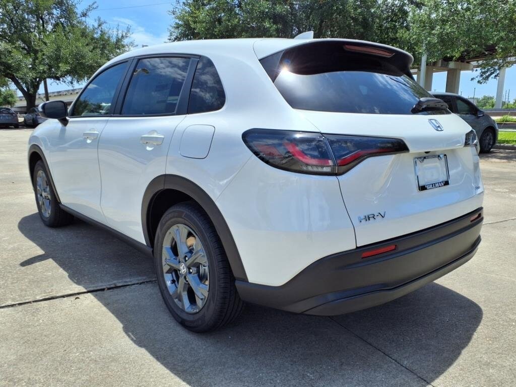 2026 Honda HR-V LX photo 2