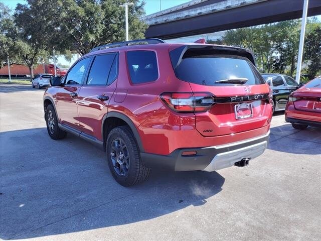 2025 Honda Pilot TrailSport photo 2