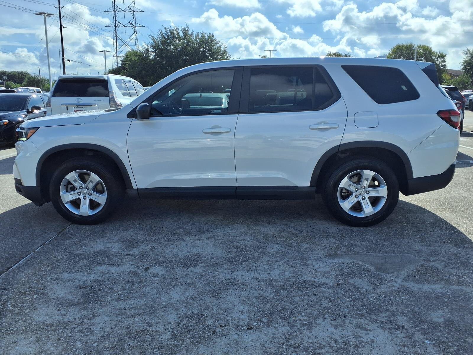 2023 Honda Pilot LX - Photo 22
