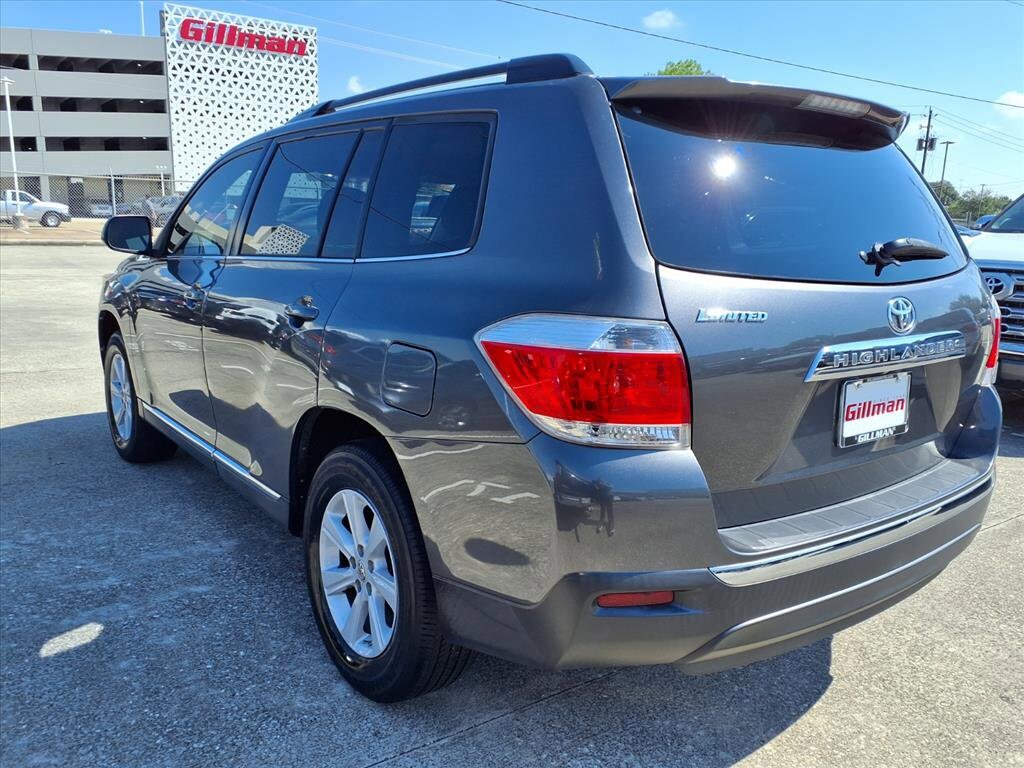 2013 Toyota Highlander Base Plus photo 2