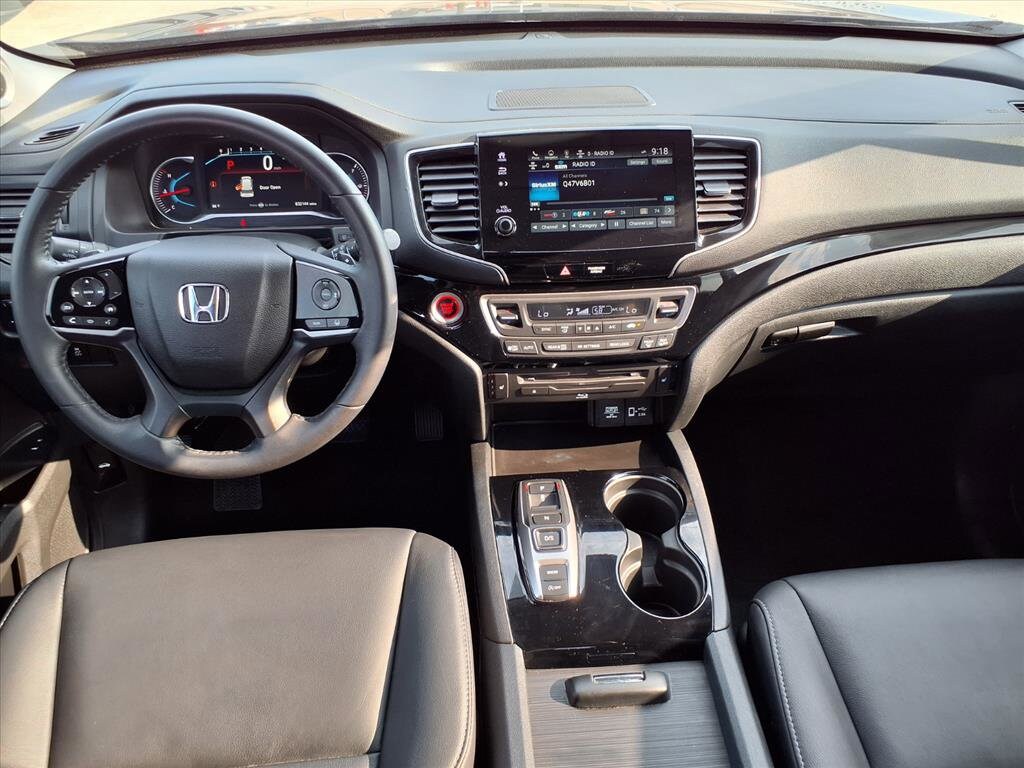 2022 Honda Pilot Touring photo 2