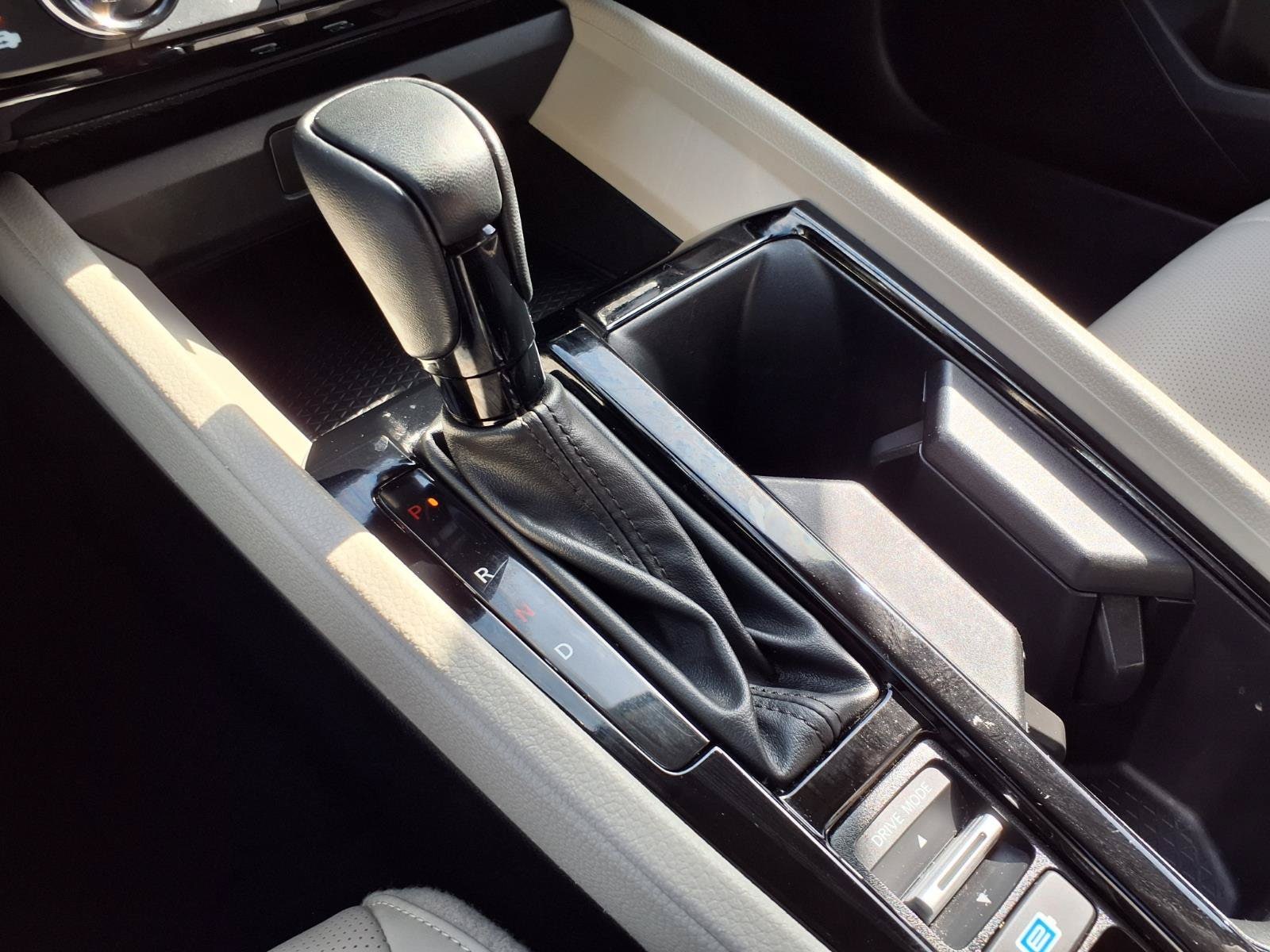 2024 Honda Accord Hybrid EX-L - Photo 12