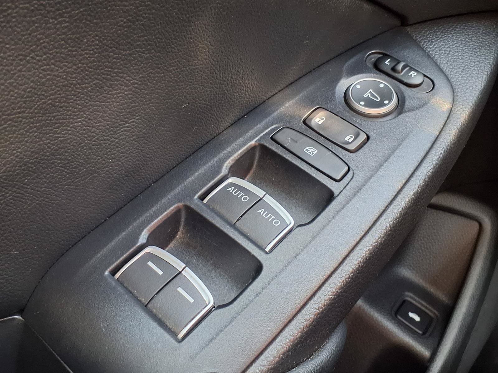 2021 Honda Accord Hybrid - Photo 10