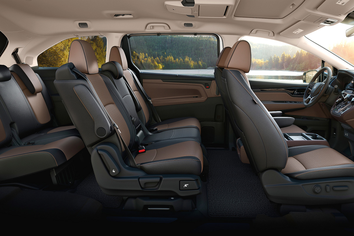 2026-Honda-Odyssey-interior-side-view.jpg