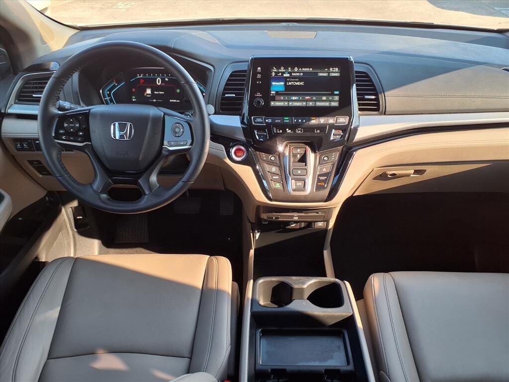 2024 Honda Odyssey Touring photo 4