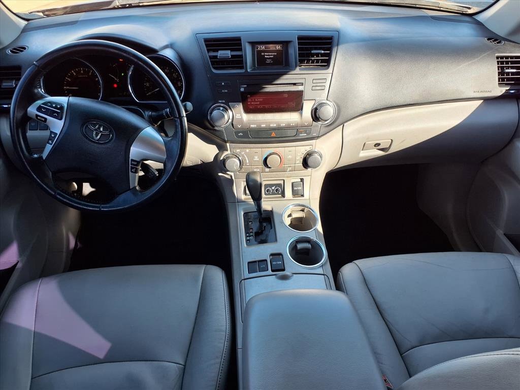 Used 2011 Toyota Highlander SE SUV