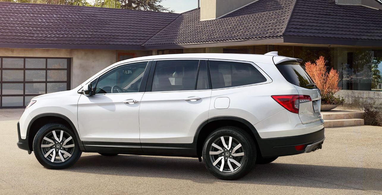 Versatile Roomy And Loaded With Features The 2019 Honda Pilot