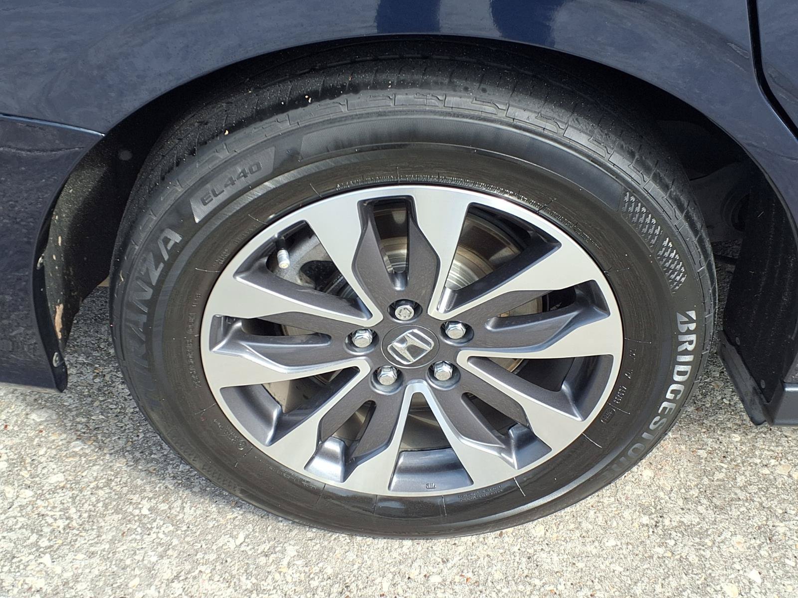 2024 Honda Odyssey EX-L - Photo 26