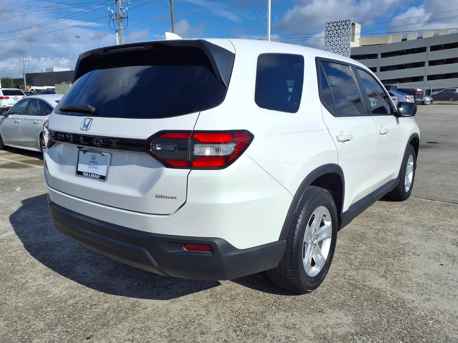 2023 Honda Pilot LX - Photo 24