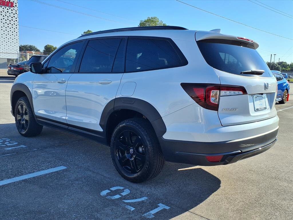 2022 Honda Pilot TrailSport photo 3