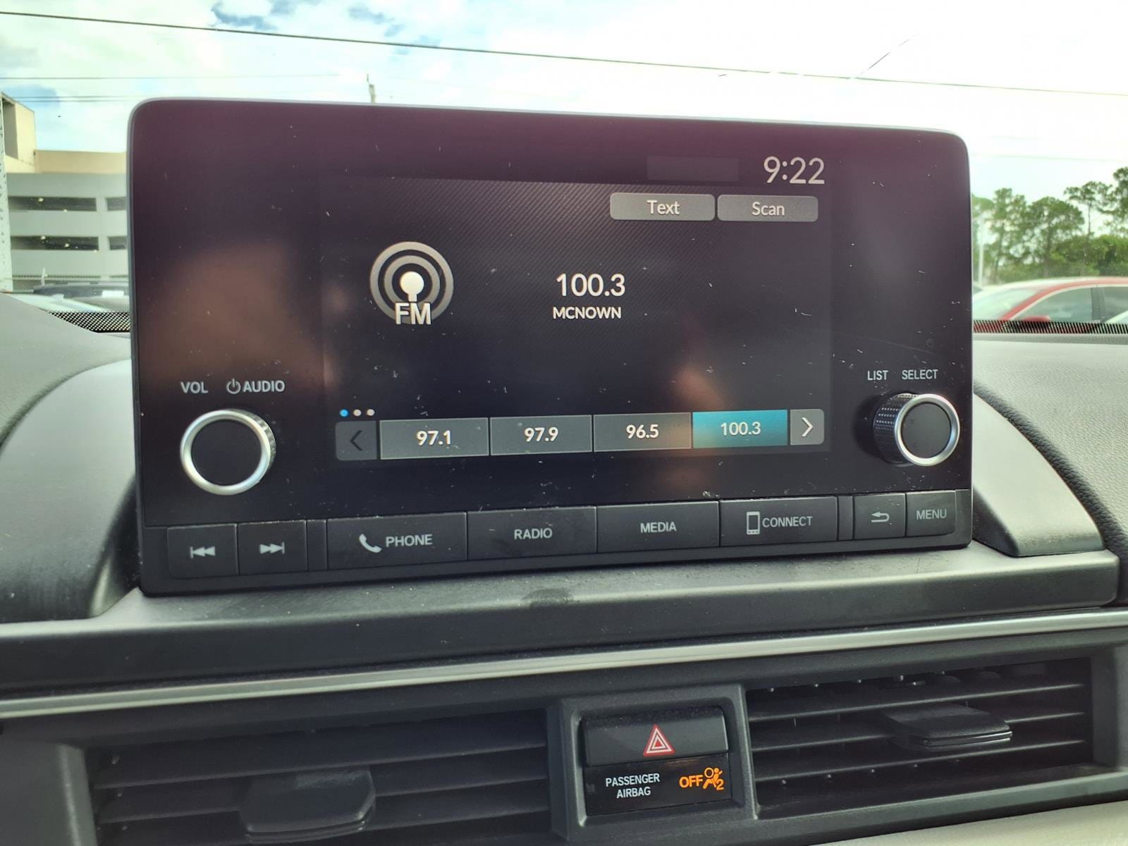 2023 Honda Pilot LX - Photo 6
