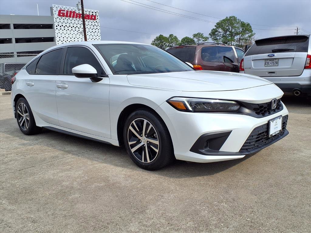 2023 Honda Civic Hatchback LX's photo