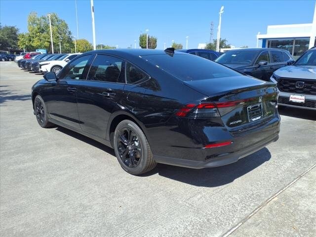 2025 Honda Accord SE photo 2