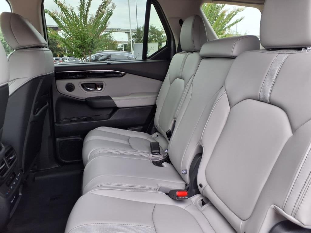 2025 Honda Pilot Touring - Photo 16