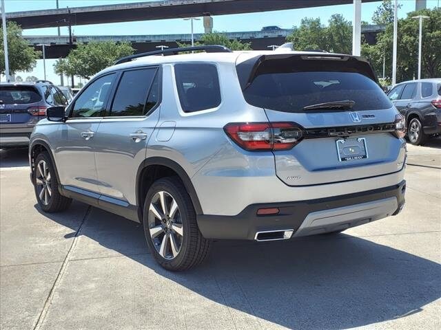 2025 Honda Pilot Touring photo 2
