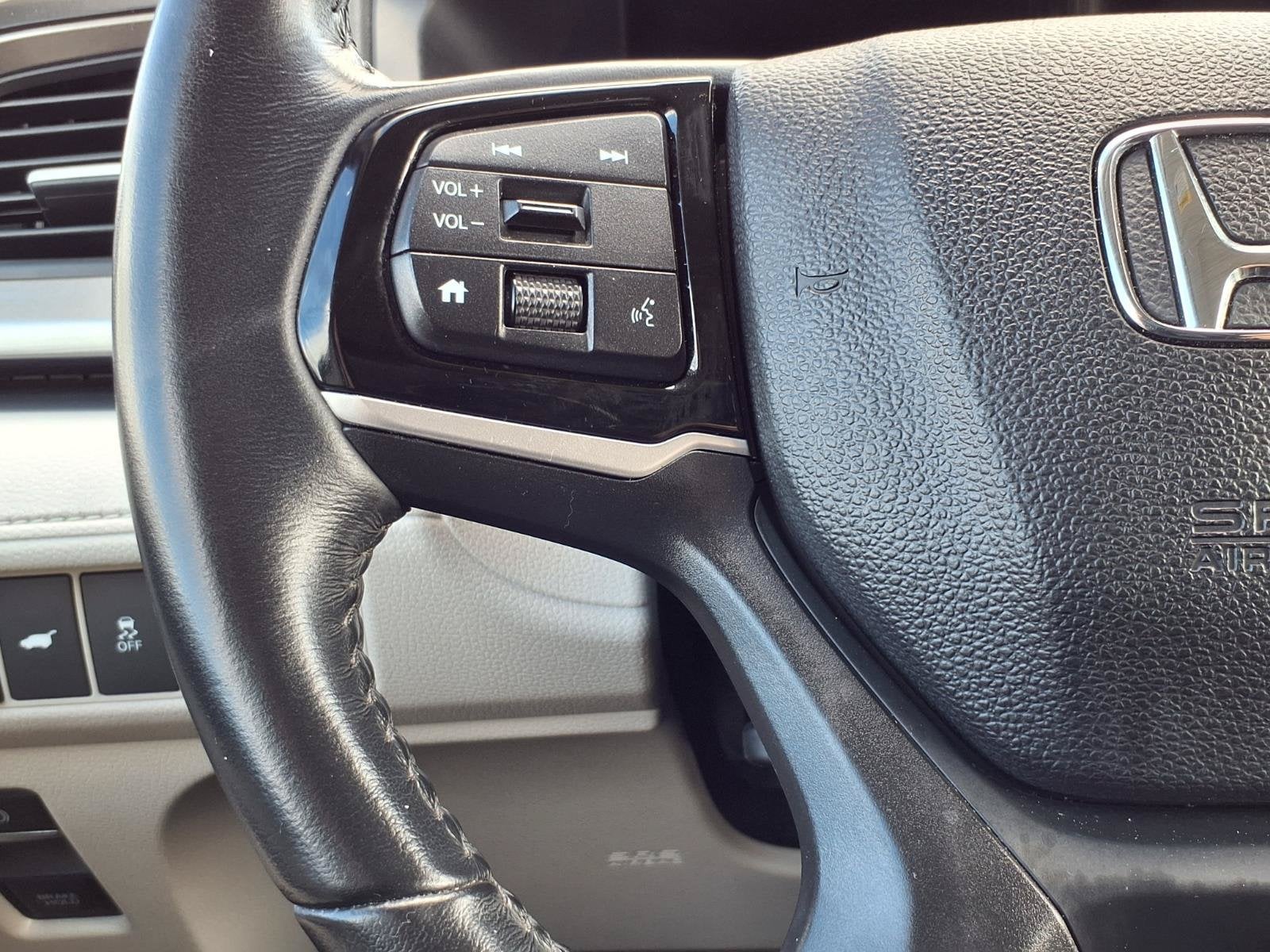 2025 Honda Odyssey EX-L - Photo 15