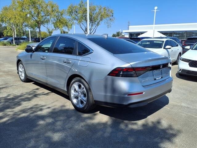 2025 Honda Accord LX photo 2