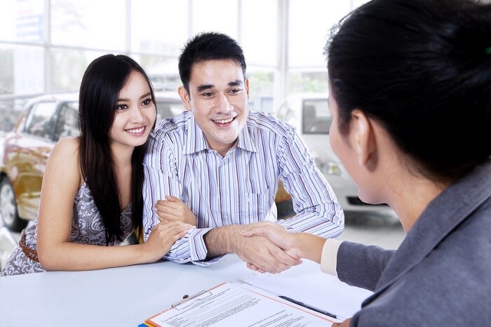 Shaking_Hands_After_Car_Sale_2.jpg