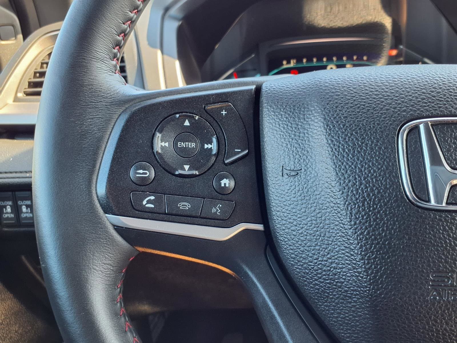 2024 Honda Odyssey SPORT - Photo 15
