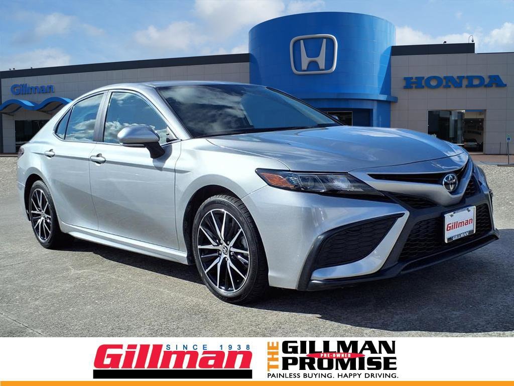 2023 Toyota Camry SE's photo