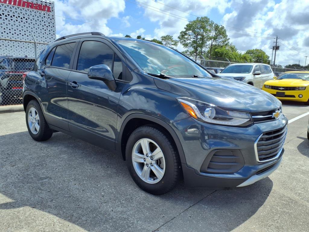 Used 2022 Chevrolet Trax LT with VIN KL7CJLSM9NB531038 for sale in Houston, TX
