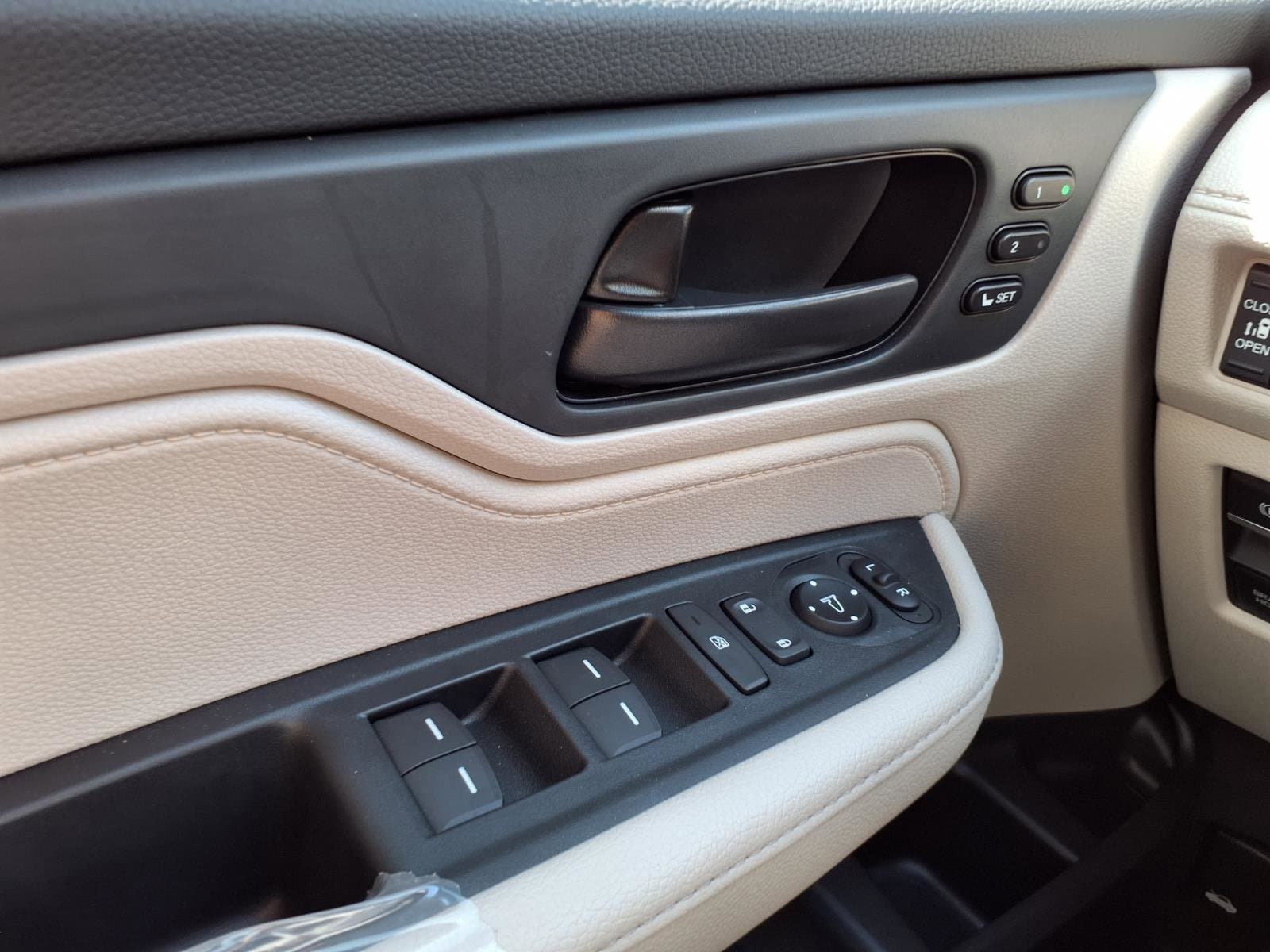 2026 Honda Odyssey EX-L - Photo 8