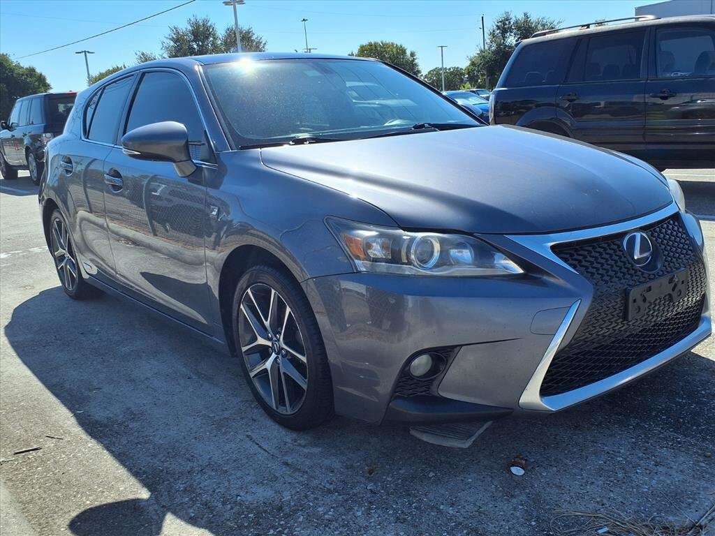 2016 Lexus CT 200h photo 2
