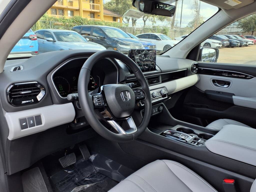 2025 Honda Pilot EX-L photo 3