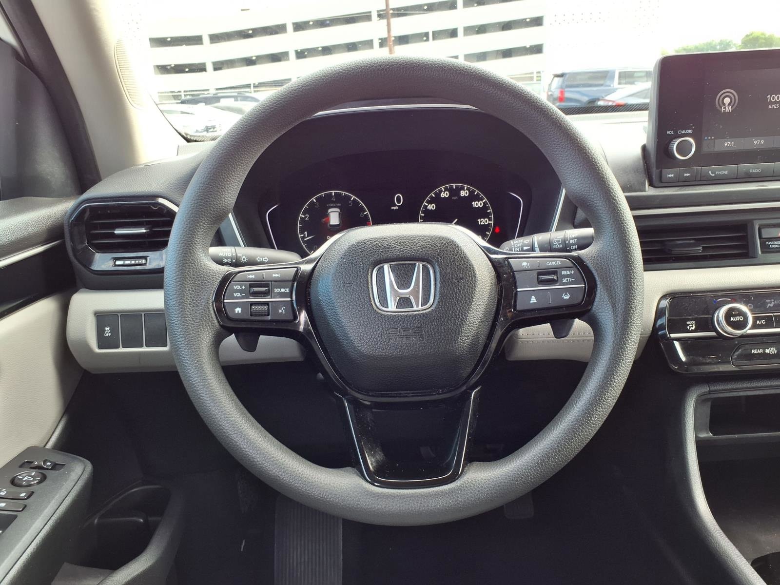 2023 Honda Pilot LX - Photo 13