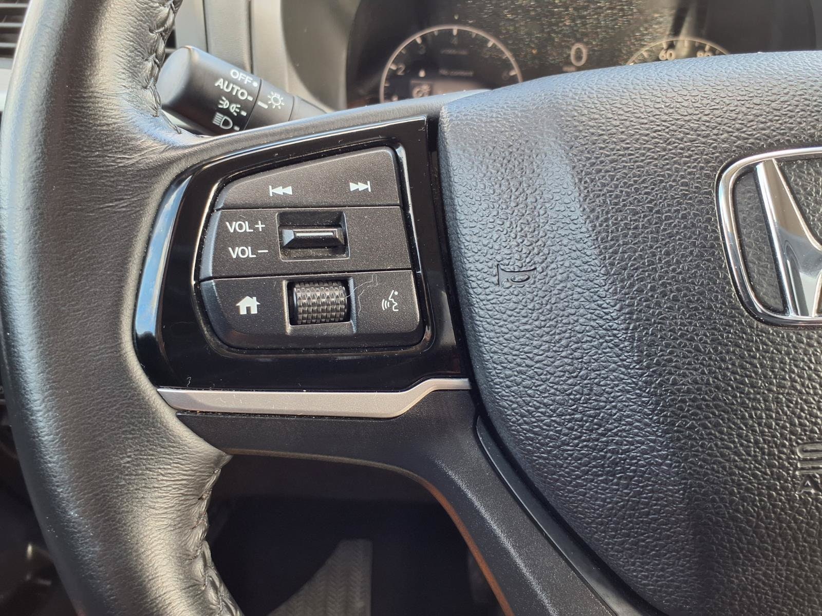 2025 Honda Odyssey EX-L - Photo 16