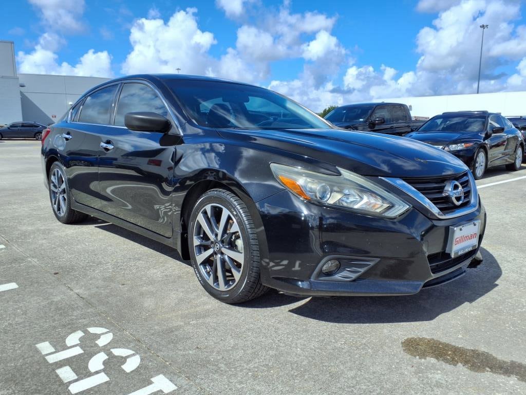 Used 2017 Nissan Altima SR with VIN 1N4AL3AP3HC494511 for sale in Houston, TX
