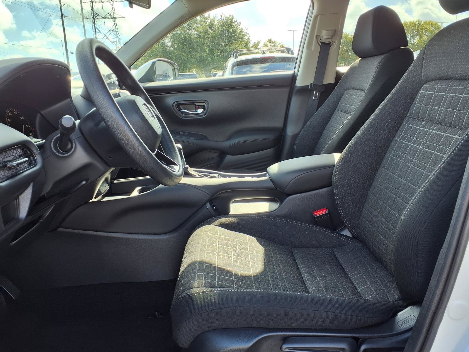 2027 Honda HR-V LX - Photo 17