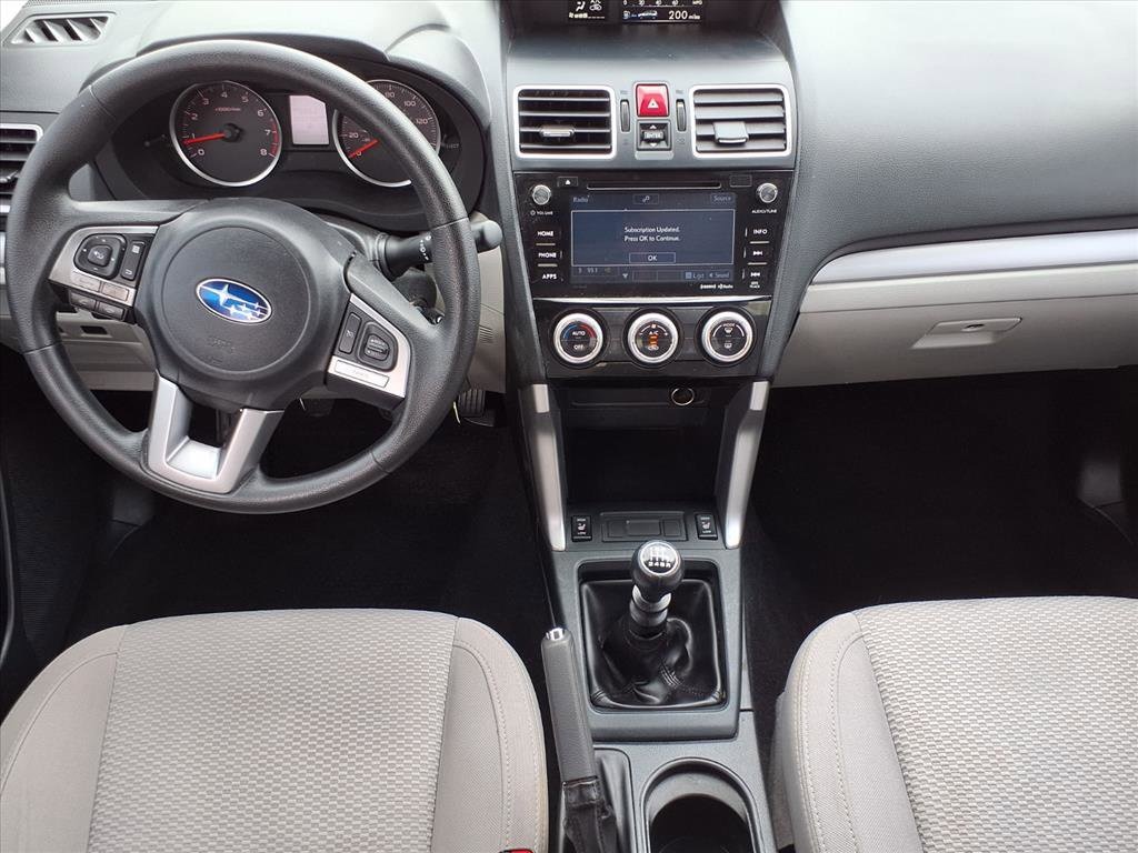 2017 Subaru Forester Premium photo 4