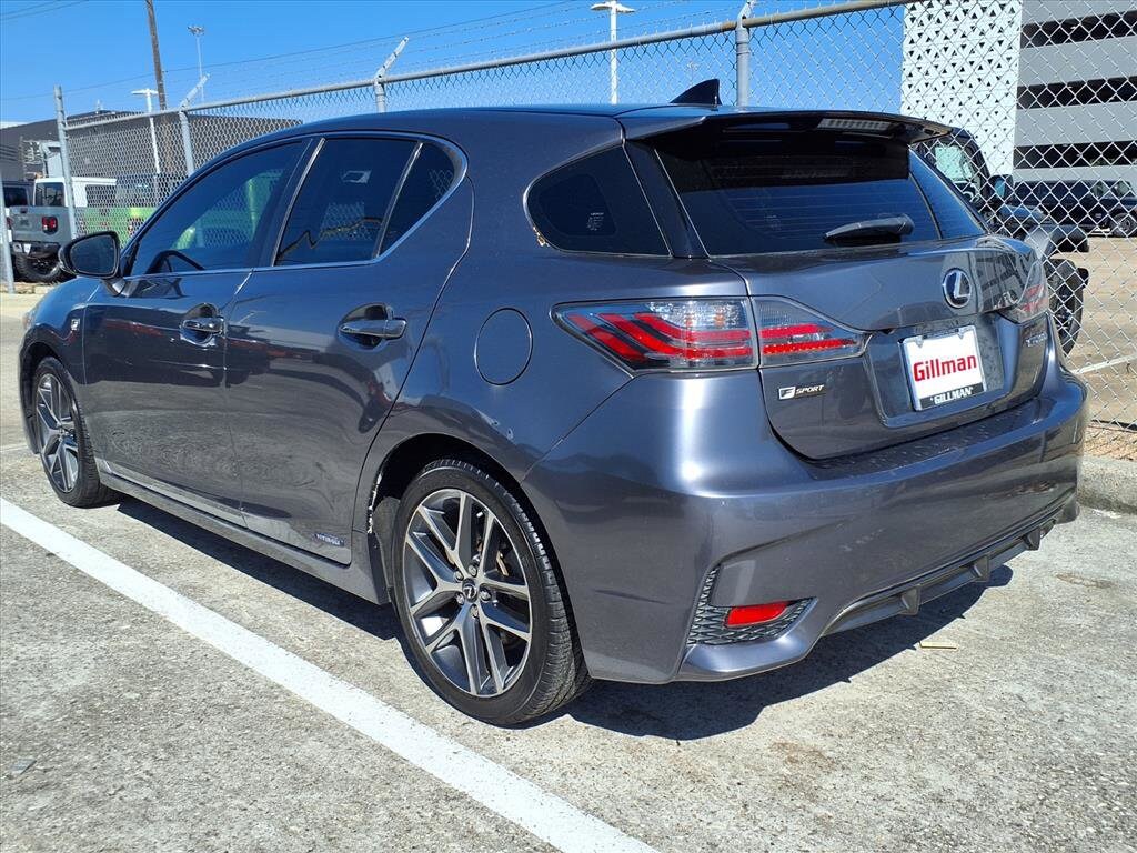 2016 Lexus CT 200h photo 3